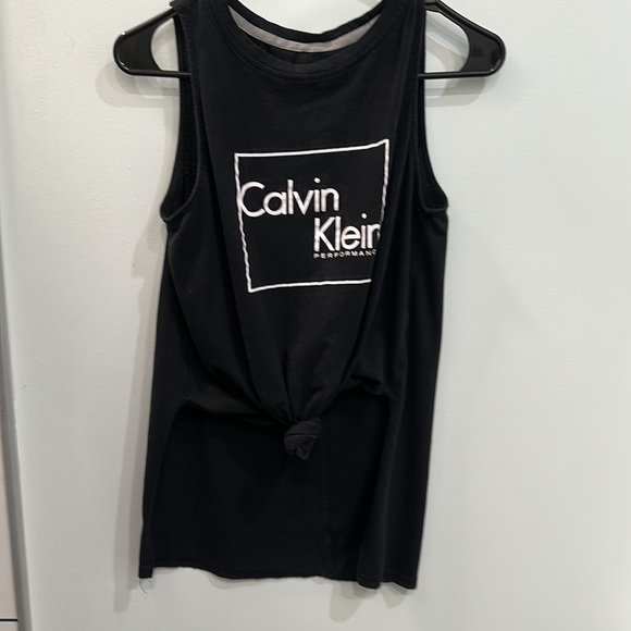 Calvin Klein workout shirt - Picture 4 of 4